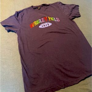 Official Wrigley Field T-Shirt Size M